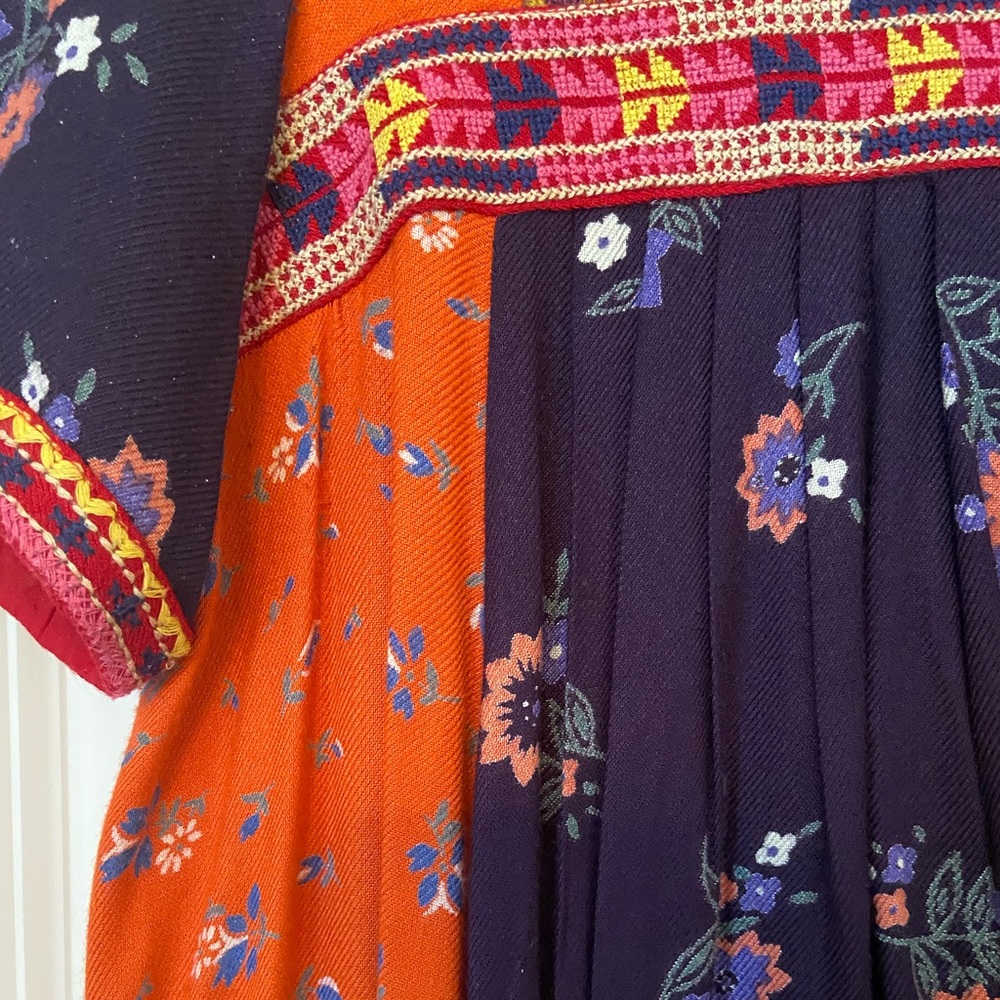 Floreat Embroidered Top - Picture 3 of 6
